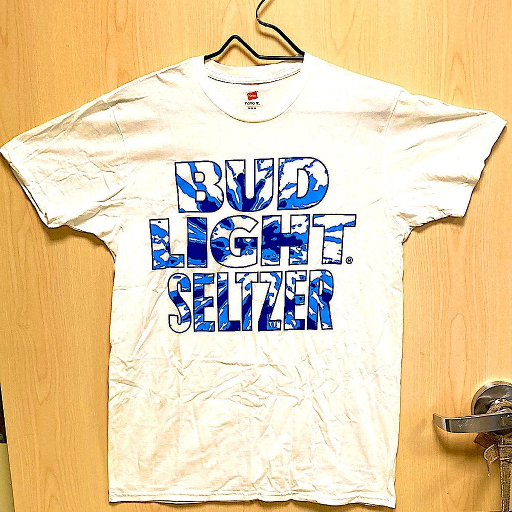 NWOT BUD LIGHT SELTZER T (M)